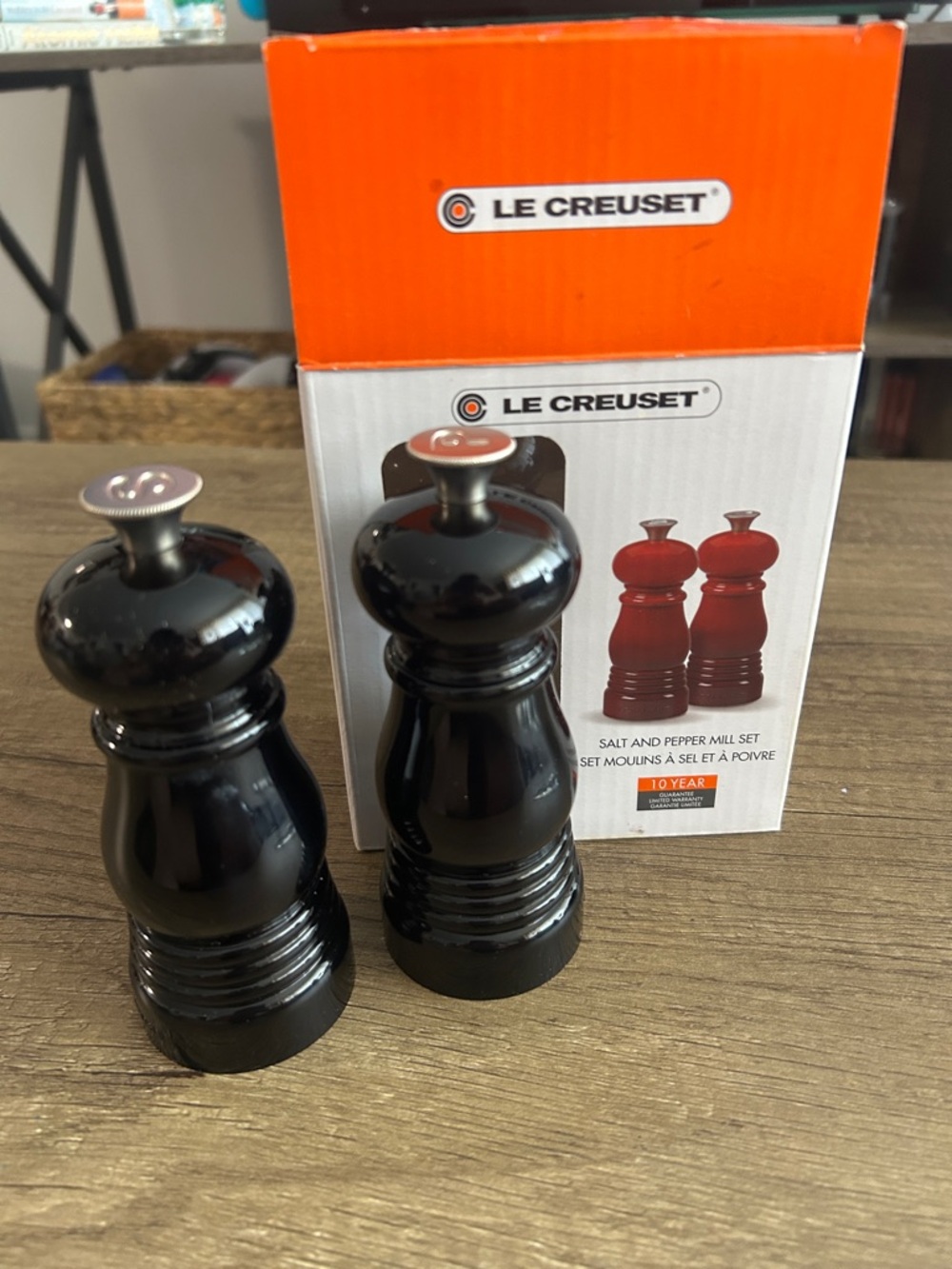 Le Creuset Black Salt and Pepper Mill Set